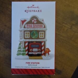 2014 Hallmark Fire Station Ornament